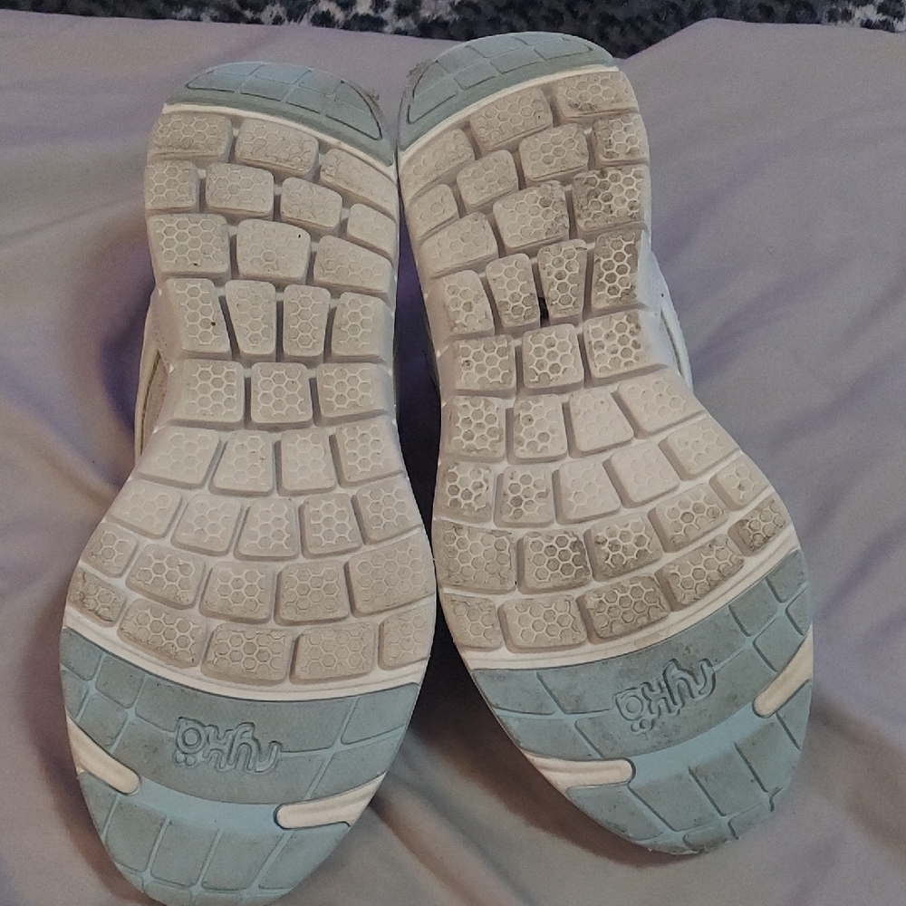 4/$12 Ryka  White Athletic Sneakers - Picture 5 of 10